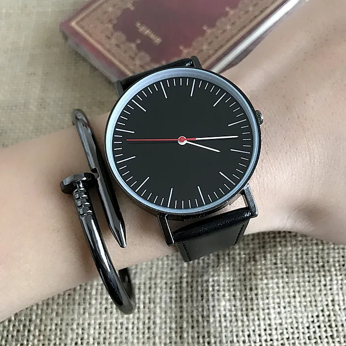 

QU0502 Synthetic Leather Strap Quartz Watch For Women
