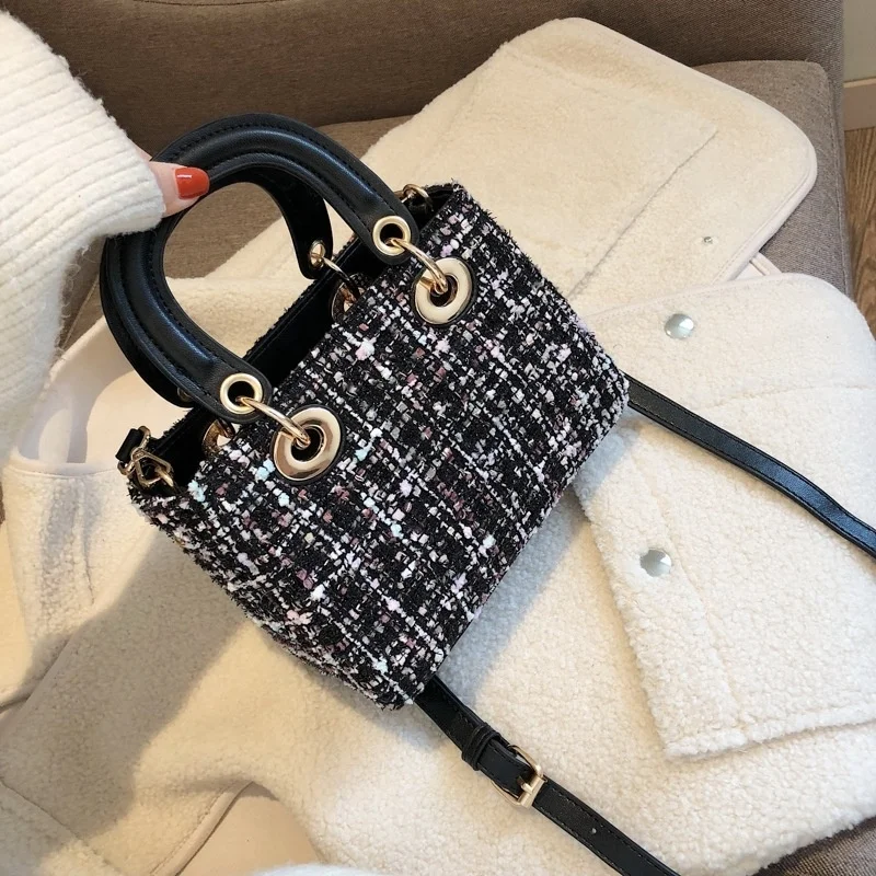 

Single shoulder trendy women Woolen cloth handbag for sale