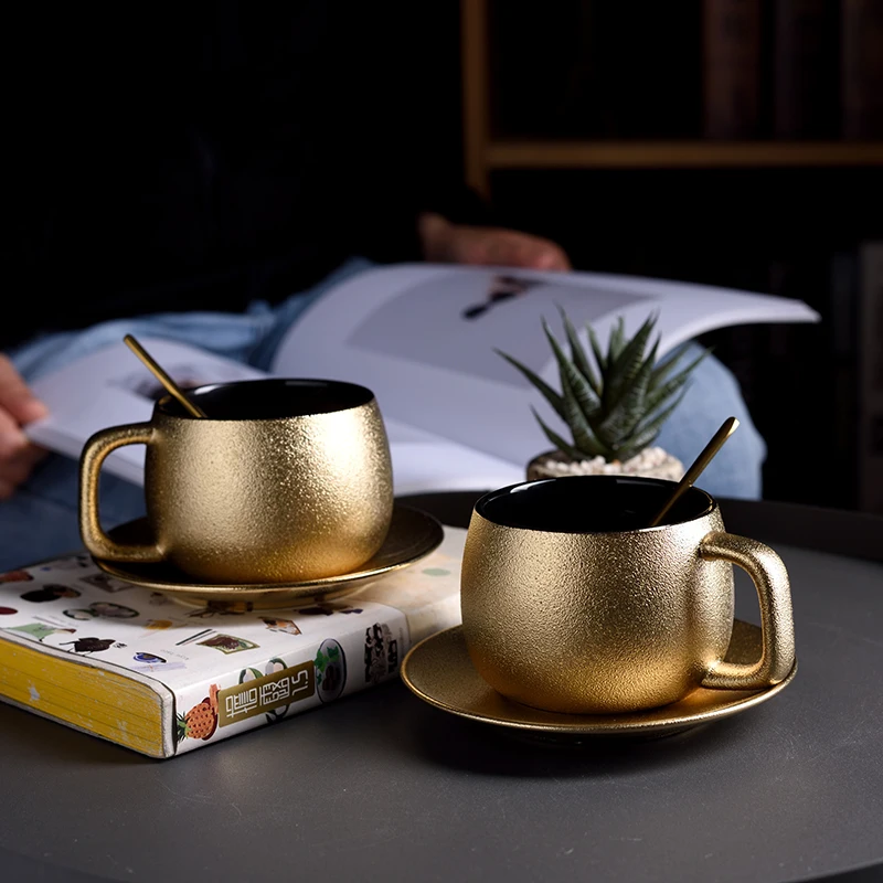 

Matte Gold Round Porcelain Cup and Saucer with Stand Ceramic Coffee Tea Set