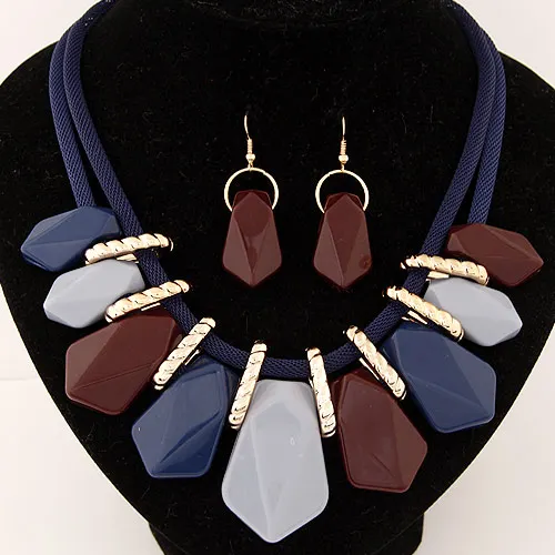 

Fashion Vintage jewelry set Resin statement necklace and earrings set have stocks wy13080642