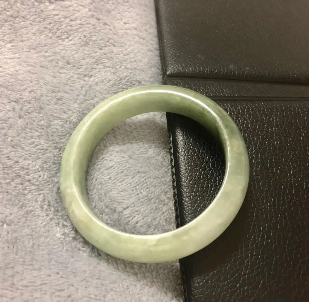 

Wholesales green color natural real jade bracelet