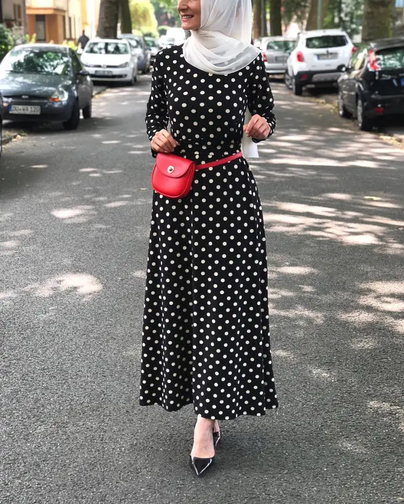 

2019 Wholesale latest high quality muslim women dress polyester abaya polka dots abaya, Black