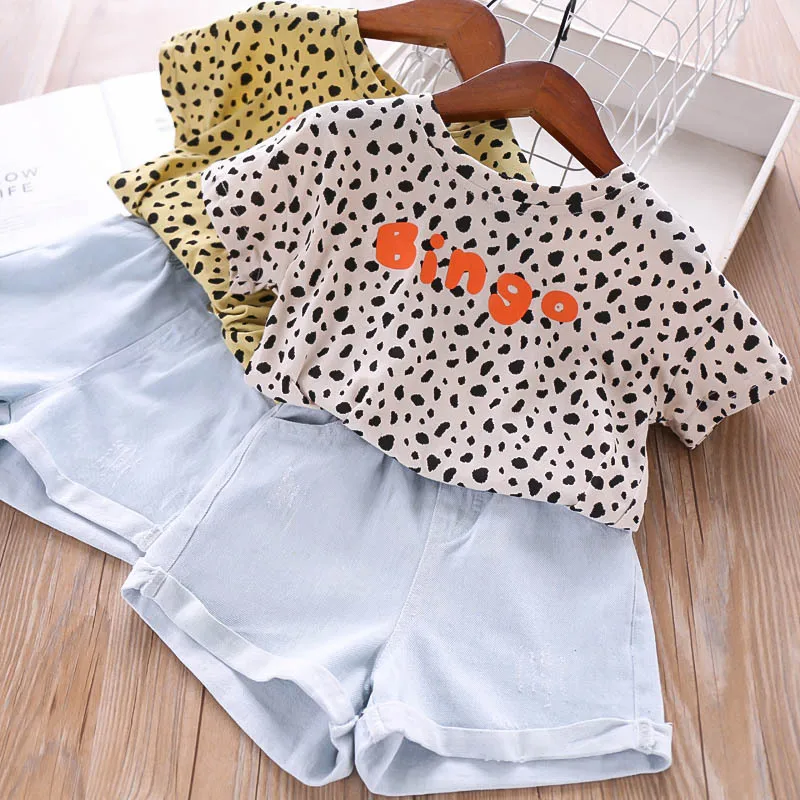 

Wholesale 2019 Girls summer kids leopard print t-shirt + short 2pcs suits clothing Set