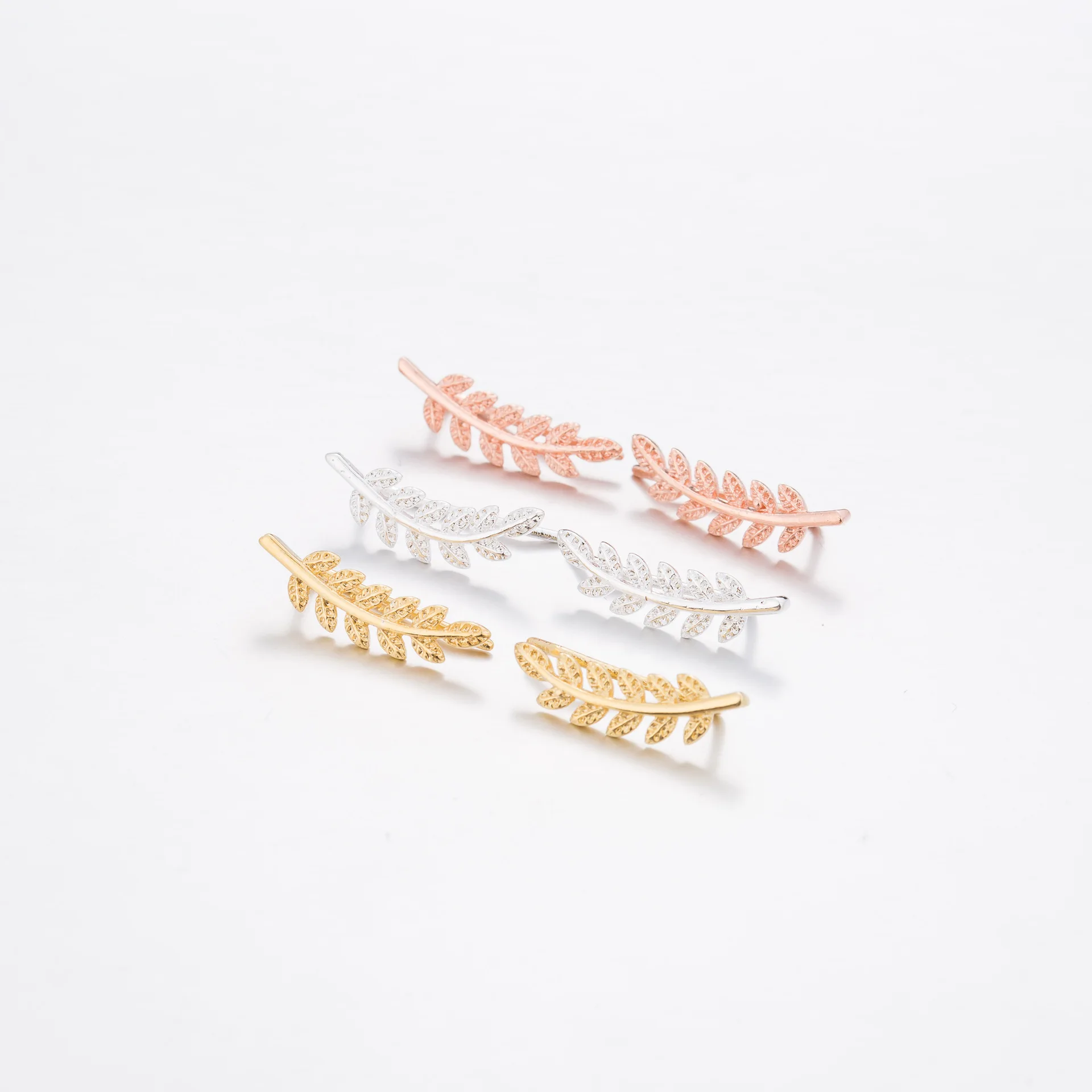 

The Small Leaf stud earrings Small and simple fashion earrings 2019 gold earring stainless steel the plants jewelries wholesale, Picture