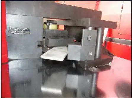 
Hydraulic busbar processing machine cutting bending punching functionality Bus Bar Processor Machine 