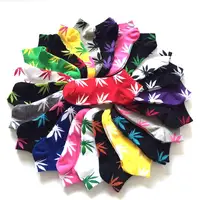 

Unisex Weed Leaf Jacquard Cotton Sport Socks Men Women Novelty Fun Crew Colorful Weed Leaves Ankle Socks