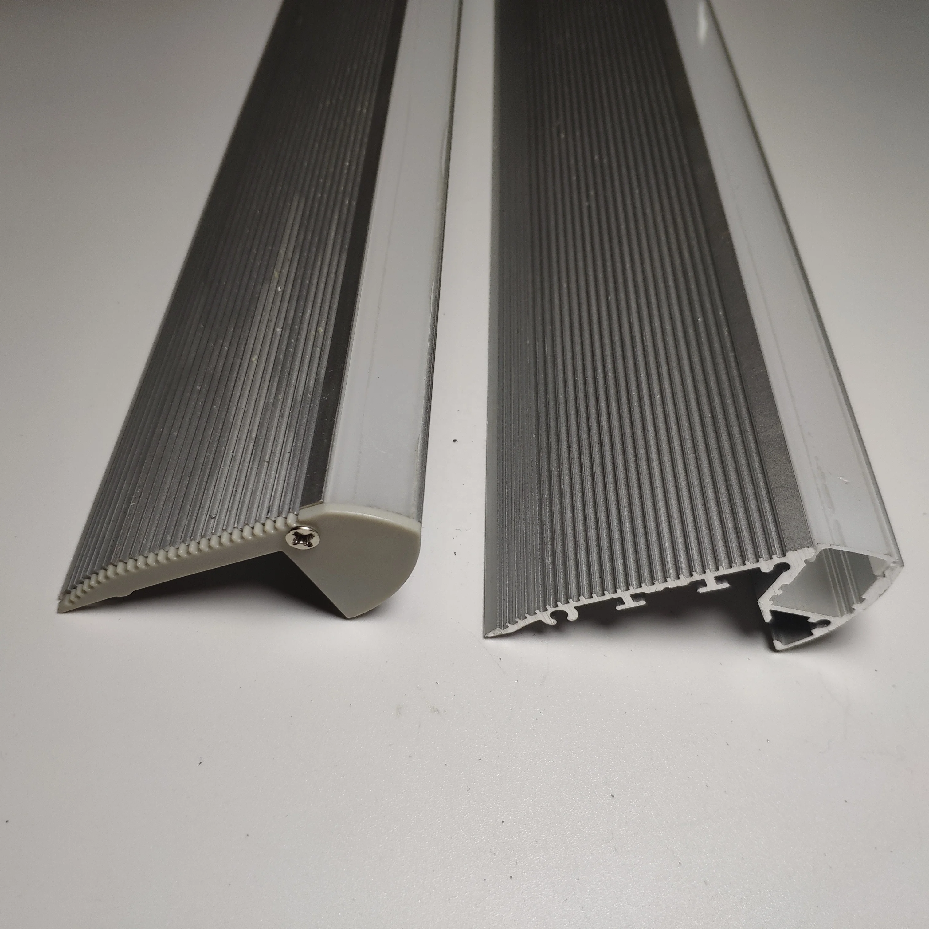 Venta al por mayor perfiles de aluminio led para escaleras-Compre