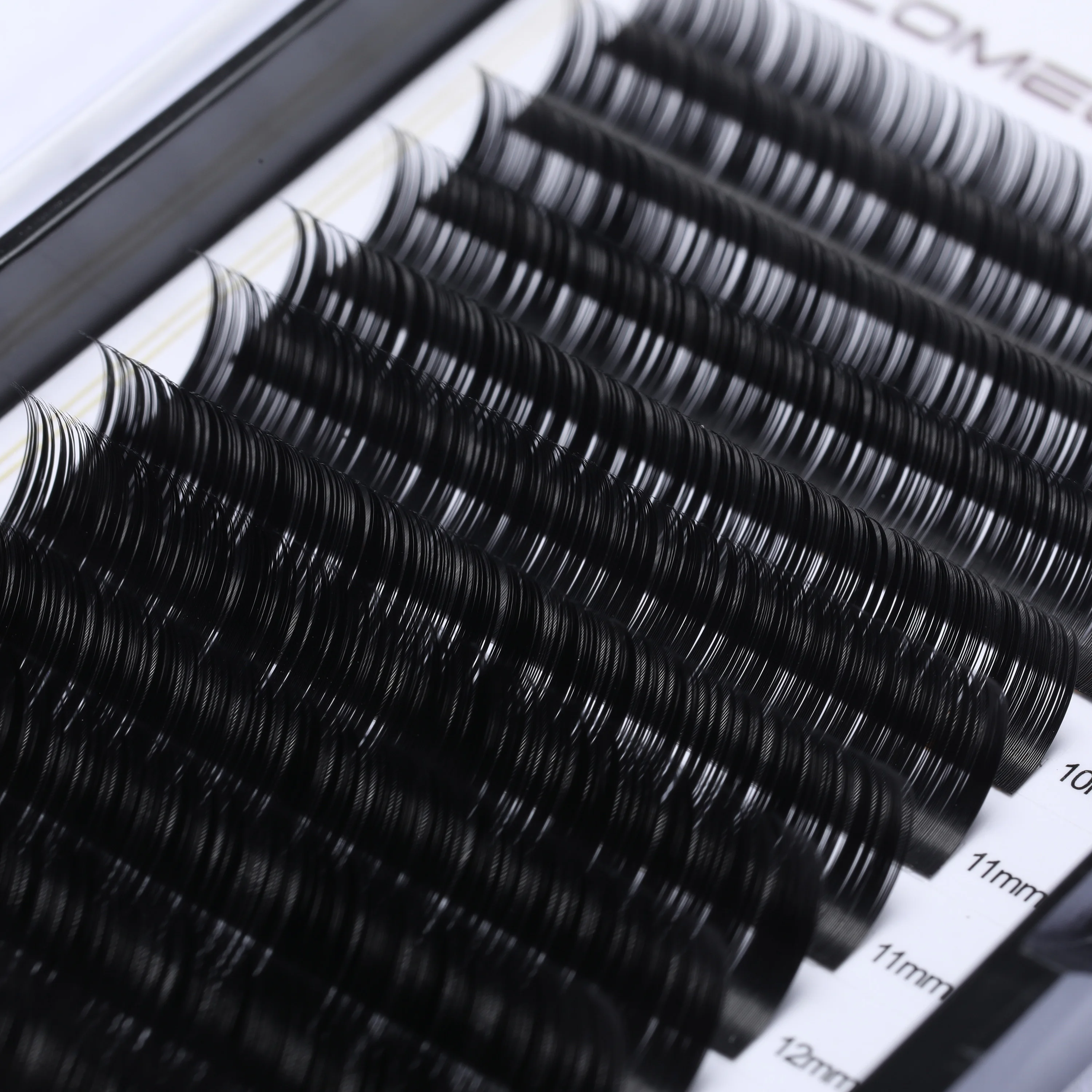 

Natural Soft Easy Fanning False Eyelashes 0.03-0.25mm Thickness Korean Material