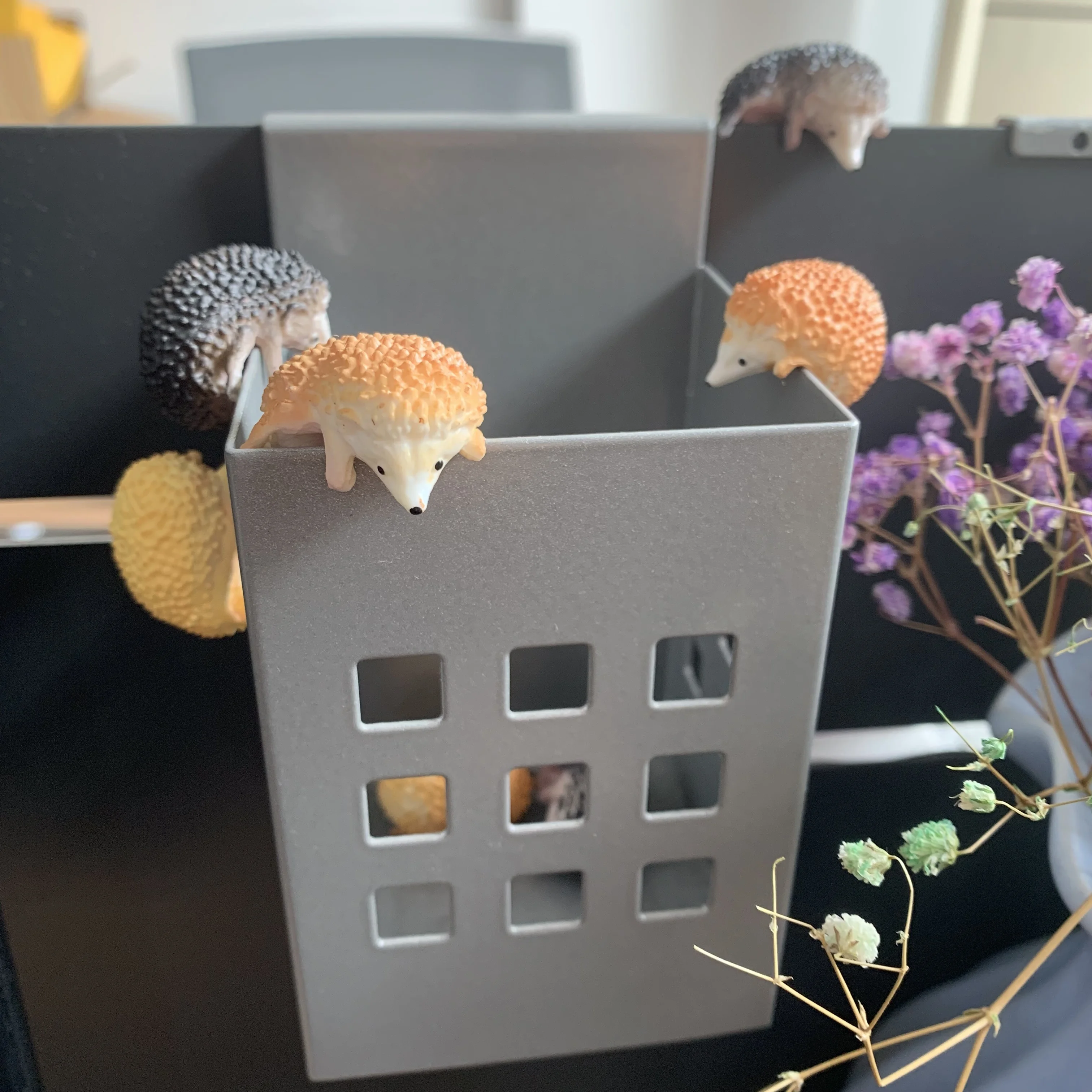 

Mini Custom PVC Hedgehog Doll Water Cups Ornament Edge Figures Kids Toy Animal Creative Household Home Desktop Decoration, Mix color