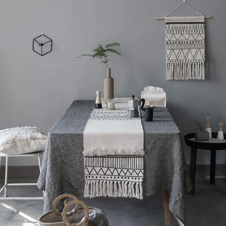 
2019 Home Decoration luxury unique cotton woven tufted table runner custom printed table runner  (60717025757)