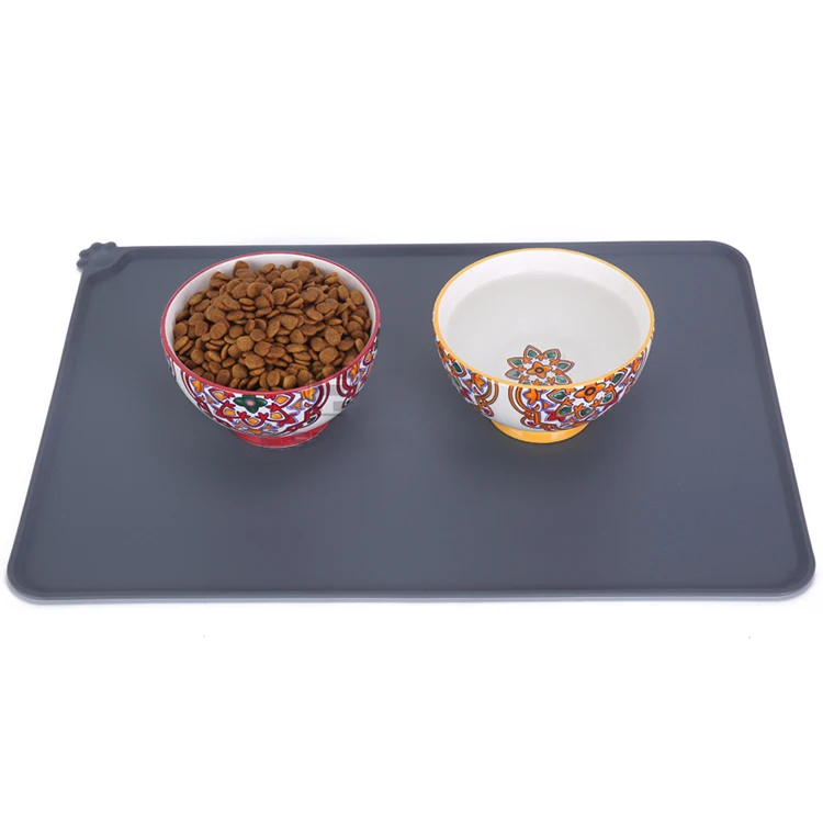 Amazon 2019 Hot Sale Food-Grade Silicone Non Slip Waterproof No Mess Pet Food Mat Dog Bowl Placemat Dog Cat Food Feeding Mat