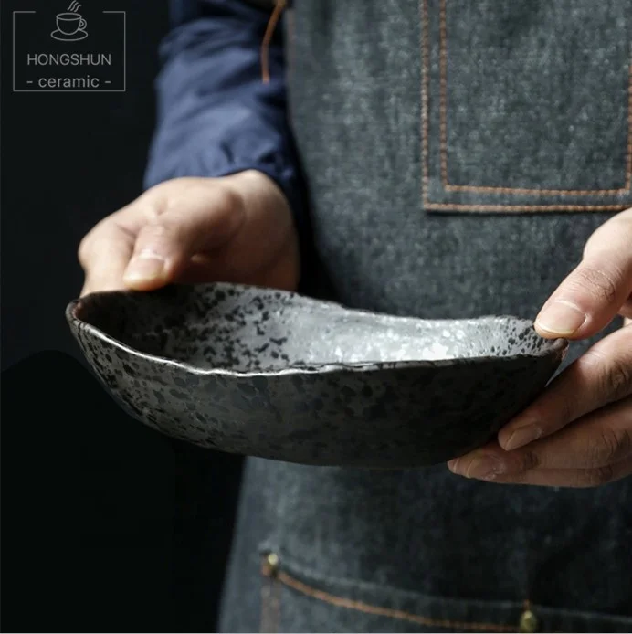 Wholesale Japanese Style Ceramic Tableware Stoneware Black Boat Shape Dish Restaurant Retro Sushi Dish Pottery