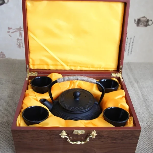 Japan cast iron teapot and teacup packing in ebony gift box