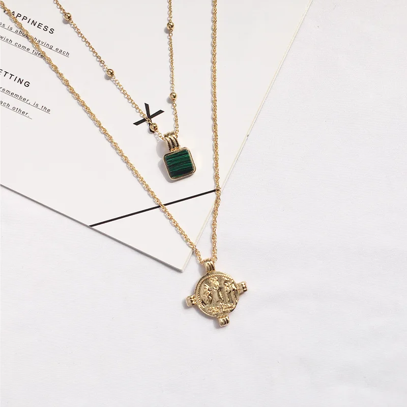 

dainty gold simple creative round disc green acrylic coin pendant necklace three layers multilayer clavicle chain necklace, Picture