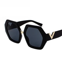 

New fashion polygon band design sun shades women plastic glasses custom logo luxury vogue sunglasses