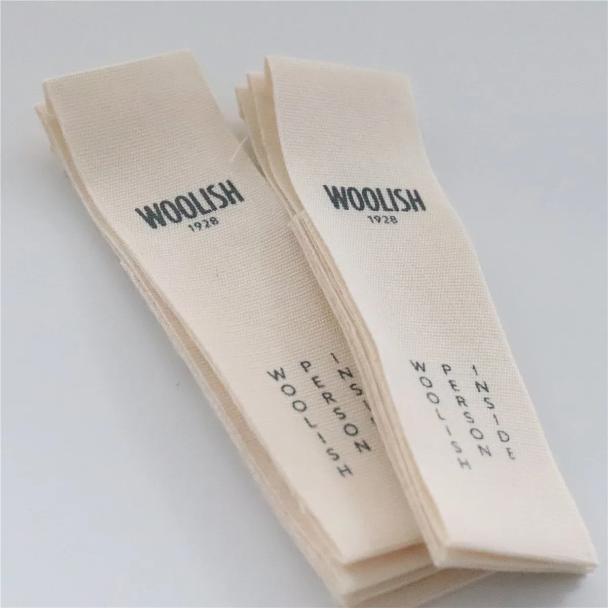 

Custom High Definition Cut And Fold Printed Polyester Woven Label In Garment Labels With Logo For Clothing