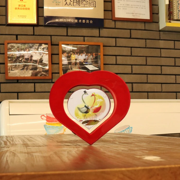 
2019New design loving floating photo frame display&heart-shaped levitation photo frame display 