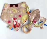 

Cute Oganic Cotton Fox Printed Triangle Bibs With Wood Rabbit Ear Teether 2PCS