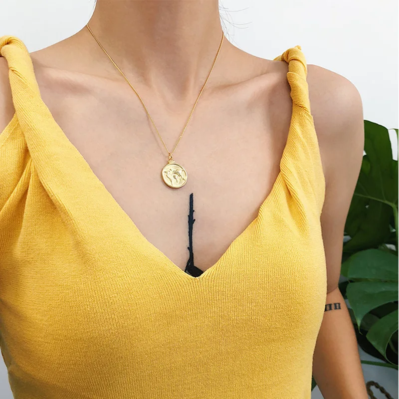 

world map pendant necklace gold coin charm chain pendant necklace global earth pendant necklace women female, Picture