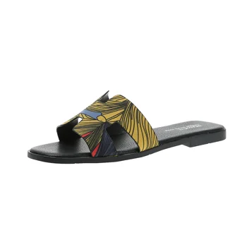 h flat sandals