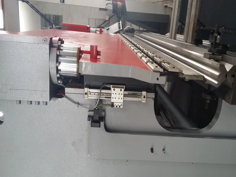 2WC67Y160TON 6000 Electro Hydraulic Synchronous CNC Press Brake With DA69 Delem System/2WC67K 160ton 6000 Tandem Bending Machine