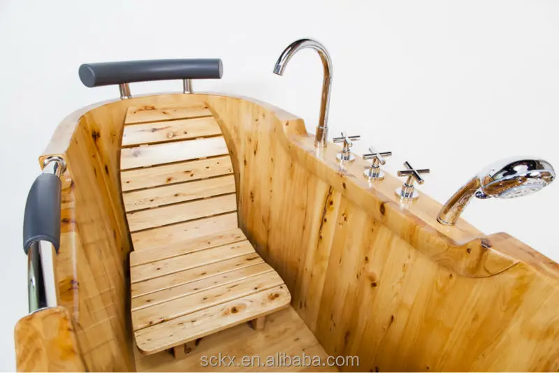 Traditional Bathing Way In Wood Soaking Tub Made Of Cedar For 1 Person With Stainless Steel