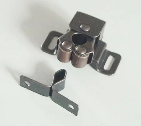 Double roller catch