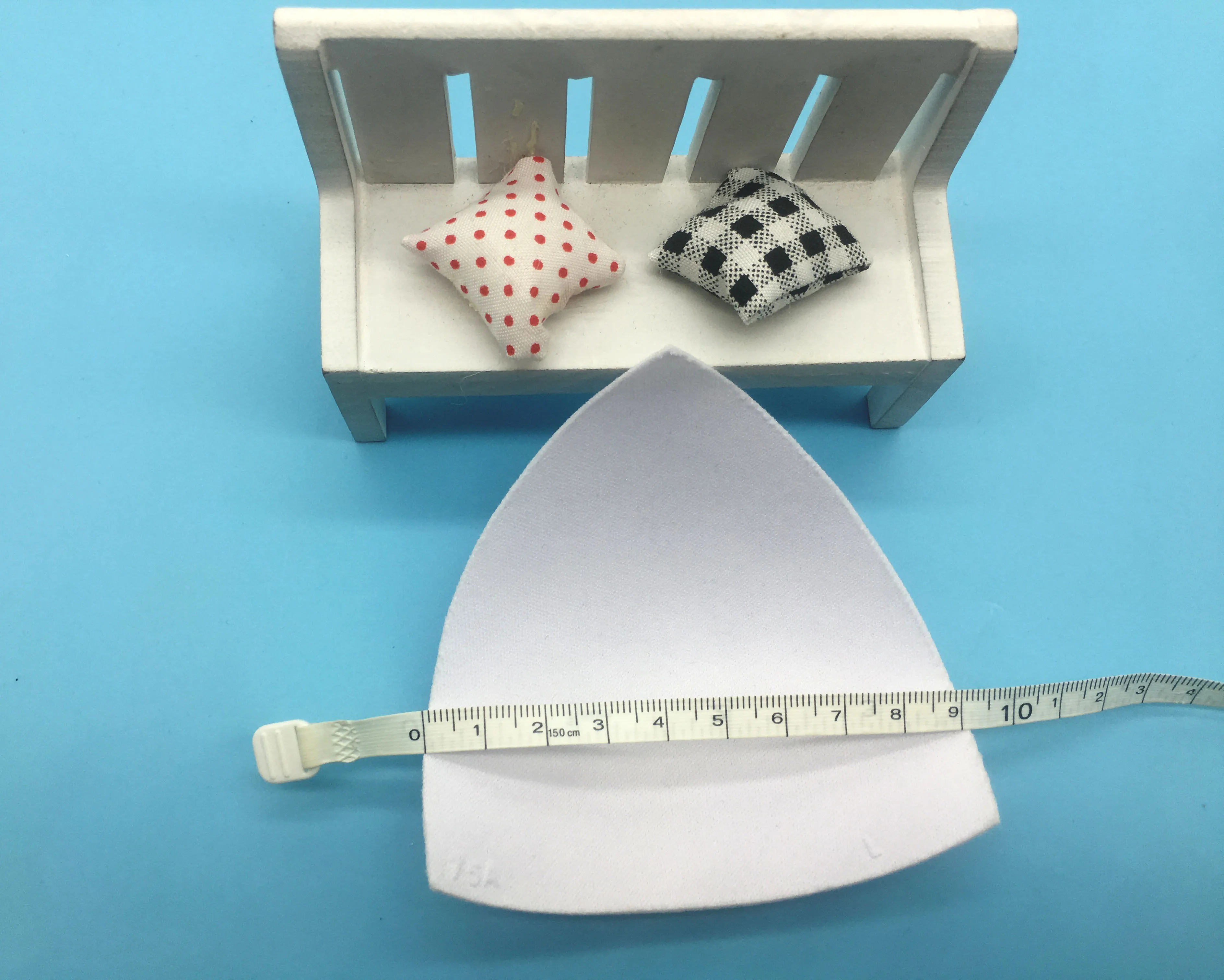 
Wholesale Women Intimates Accessories Personalized thick Sponge Bra Pad Yoga bikini Bra Cup Thick Insert Breast 