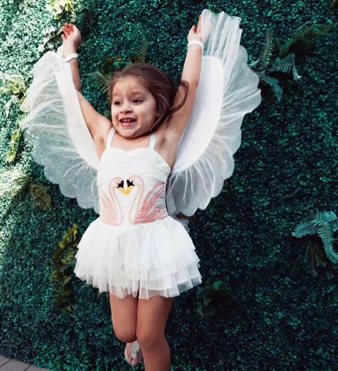 Платье с крыльями для детей