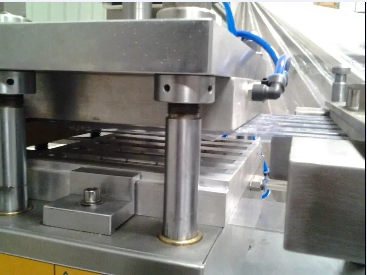 
DZP-250A Toothbrush Paper Card Plastic Whole Seal Blister Packaging Machine 