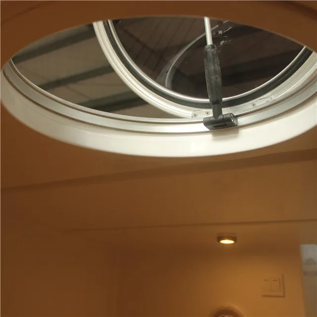 730 cabin yacht (10).JPG