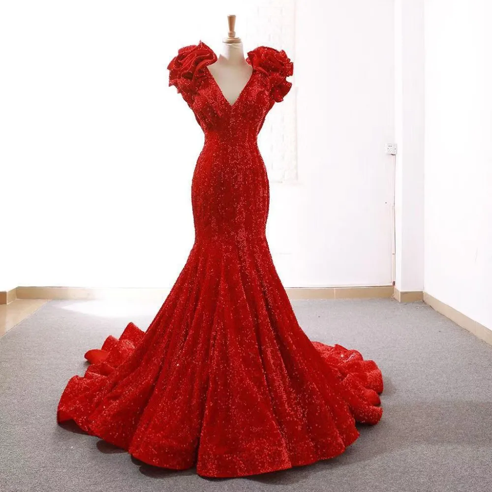Красное свадебное платье с рукавом