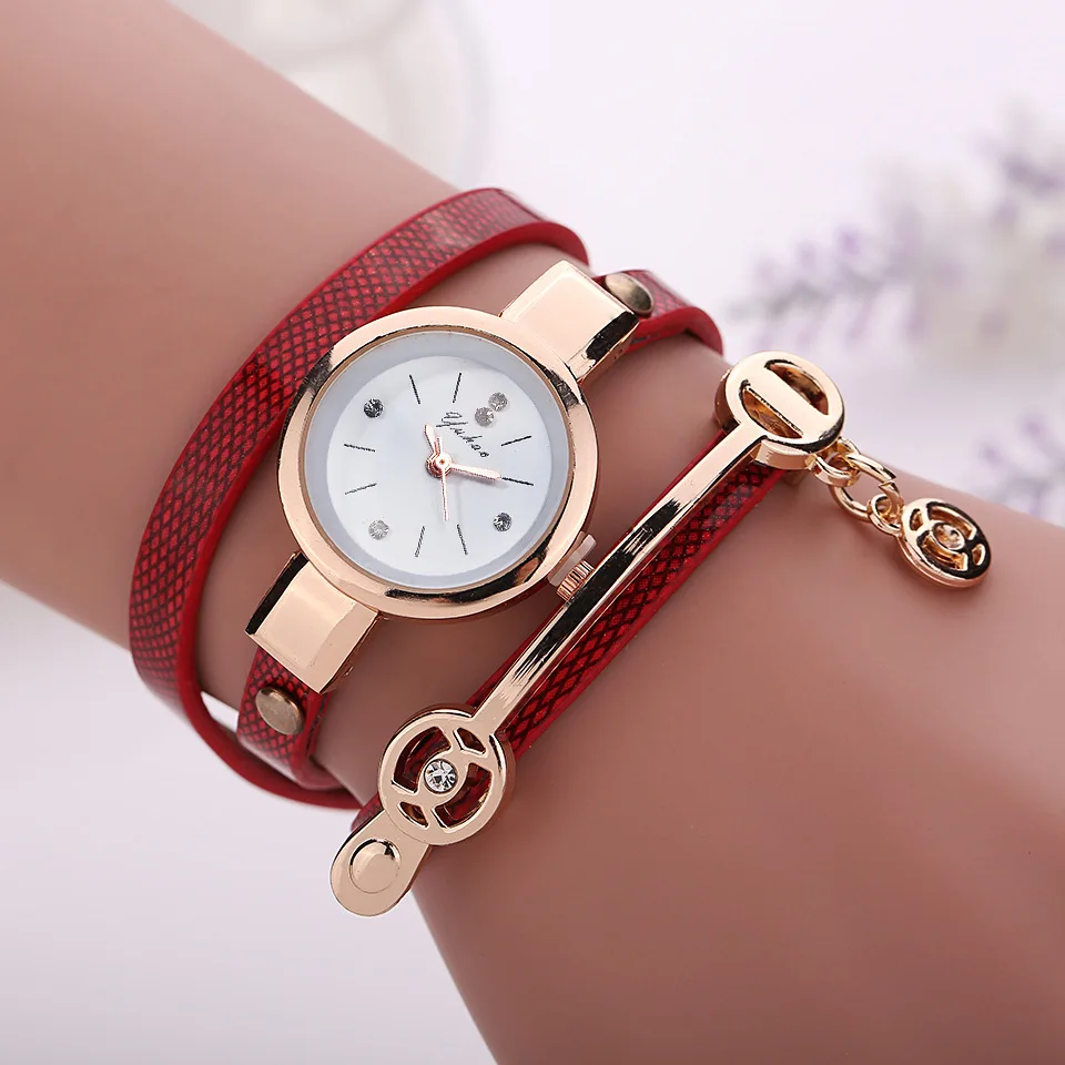 

Small Dials Alloy Quartz Wrist Watch Lady Party Dress Women Bracelet Watch Cheap Wholesale