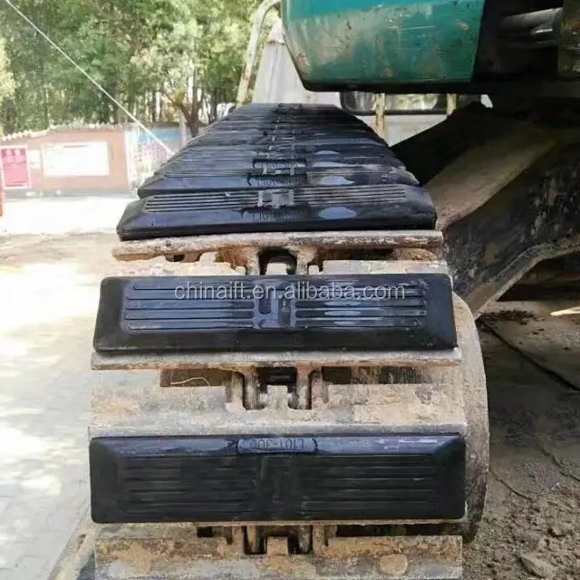 rubber track 126