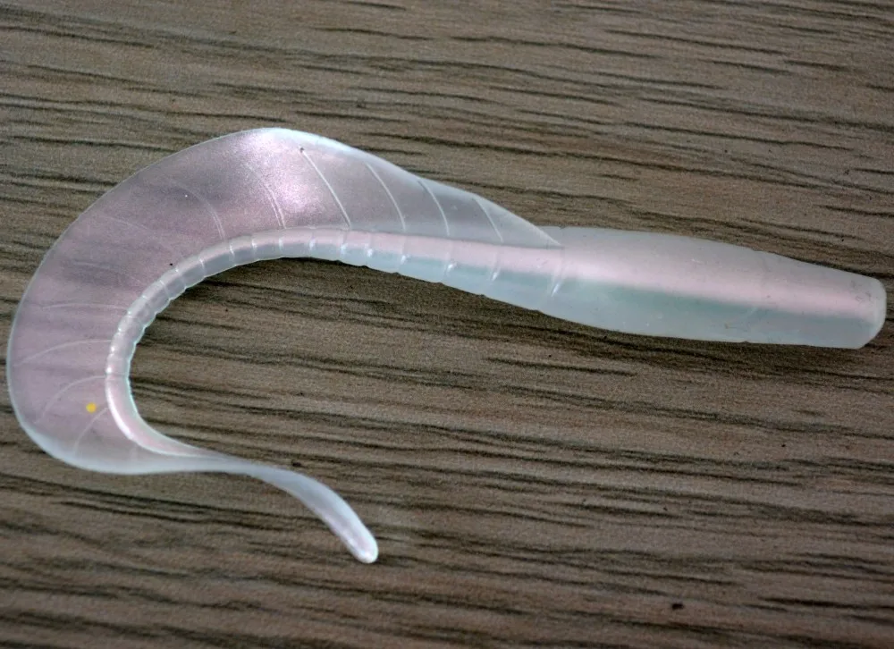 Lotto 21 Esche In Plastica Morbida Gialla – CURL-TAIL GRUB WORM Per Pesca In Acqua Dolce E Salata