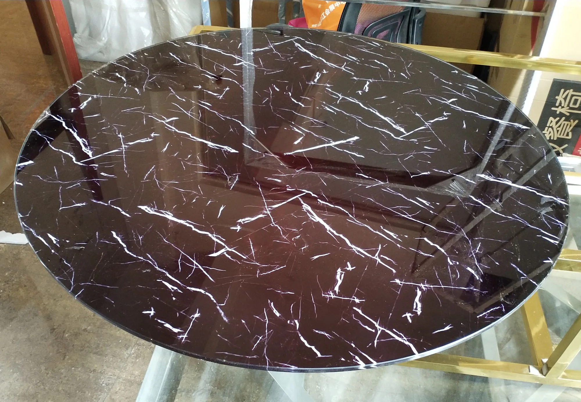 Гибкое стекло под мрамор на стол