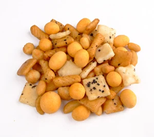 
Rice crackers and coated peanuts mix 