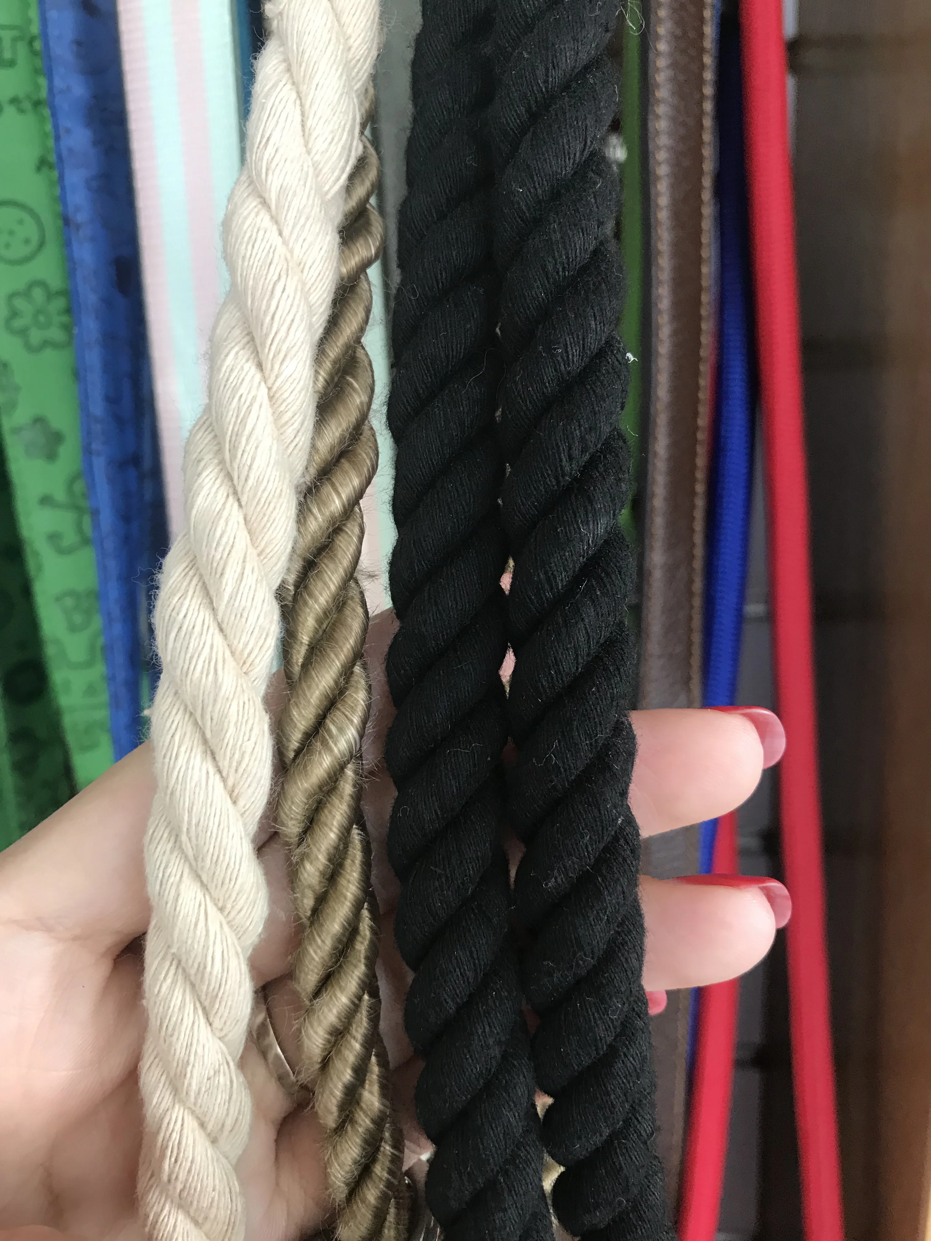 Custom Color high quality new design 100% cotton dog leash With Metal Logo Tag innovative Slip Rope Lead Leash