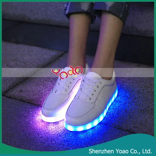 Wholesale Cool Snakeskin Pattern Fluorescent Unisex LED Shoes Black