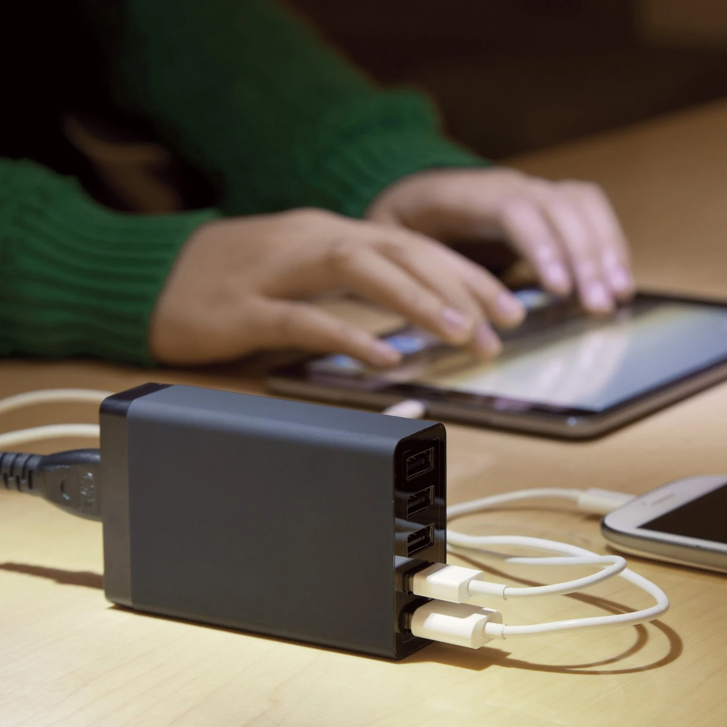 Intelligent Chip Full 8A 5 Ports Multi Usb Charger Desktop Universal Fast Charger 40W/8A