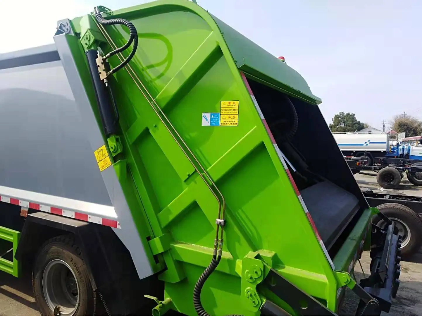 Dongfeng 1250 Garbage Compactor. Dongfeng Garbage Compactor.