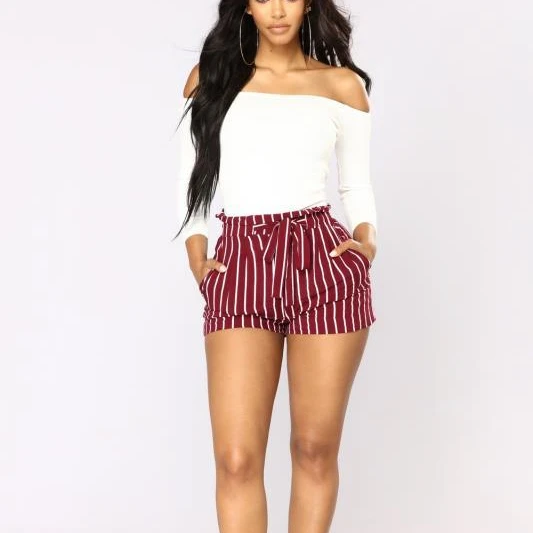 

Wholesale Fashion Ladies Stripe Shorts Sexy Mini Shorts For Women, Red and black