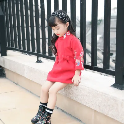 

S64301B 2018 Winter new girls children wear embroidered cheongsam dress, Red