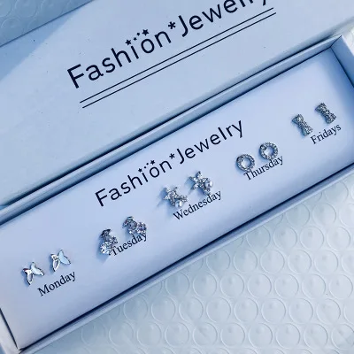 stud earrings (8).jpg