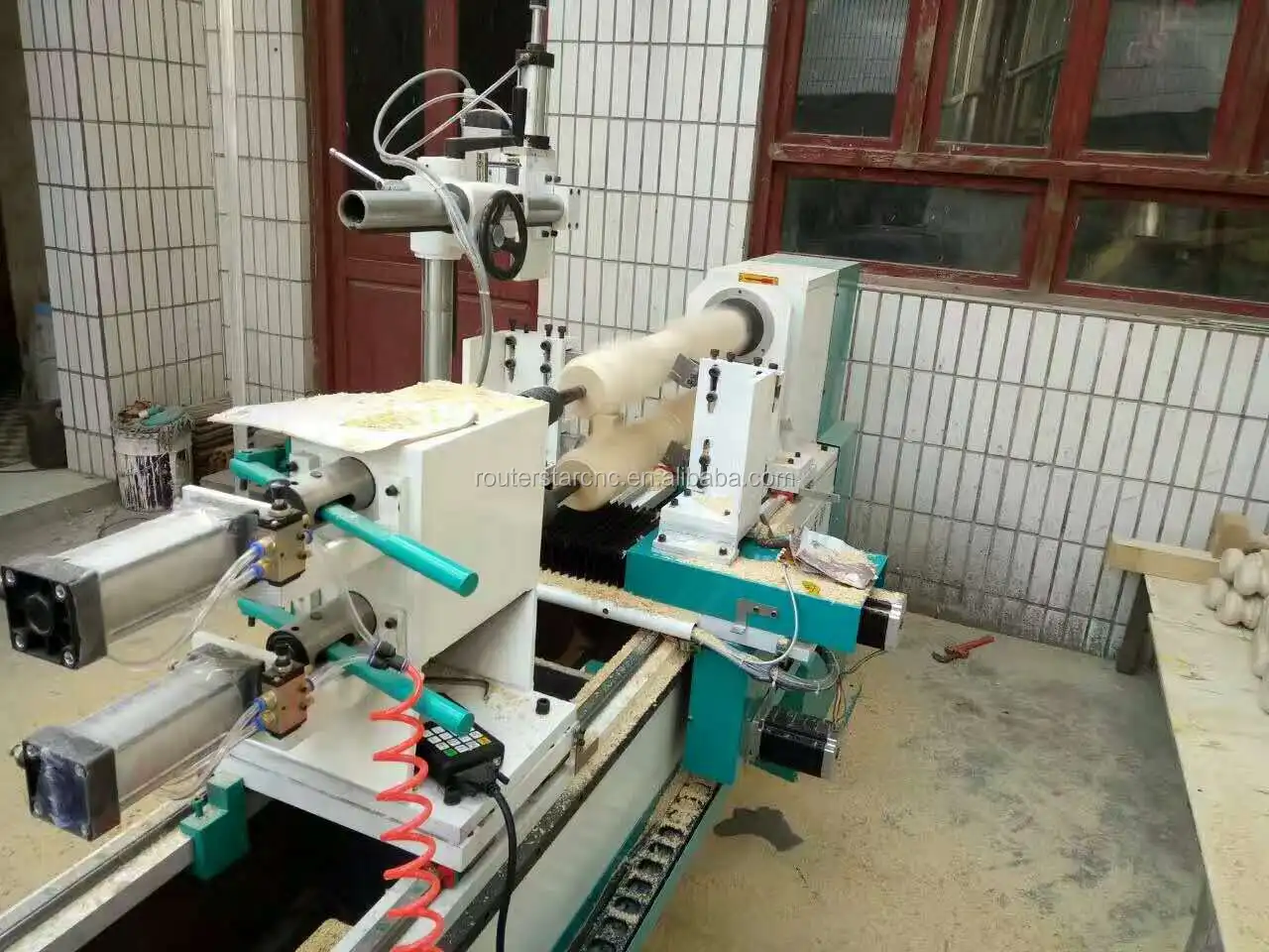 doule turning cut wood lathe