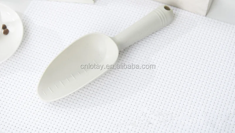 plastic shovel Tool .png