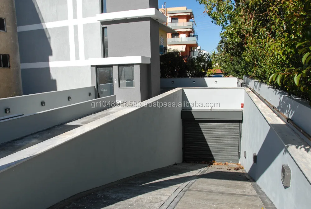 
Business property in a commercial area in Greece 
