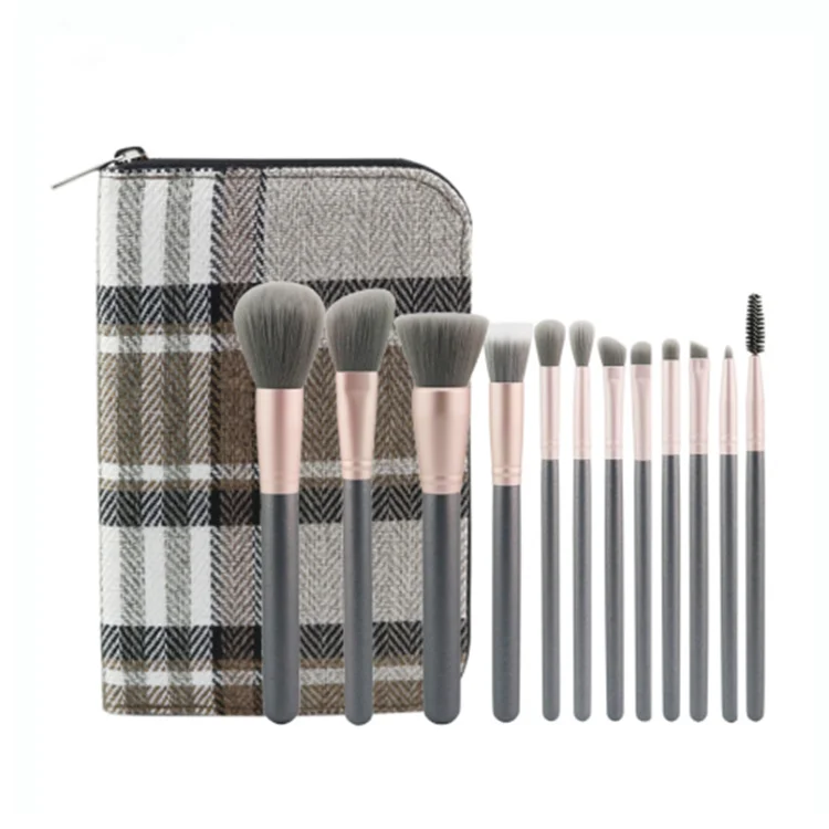 makeup brush kit.png