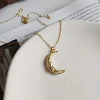 

gold plated Moon shape pendant necklace jewelry wholesale in stock