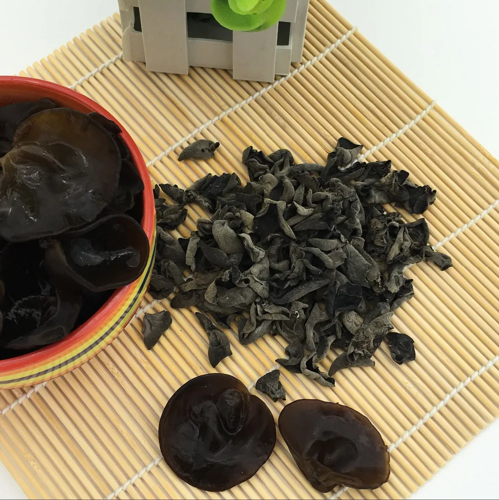 
Herb medicine dry fungus or wood ear 